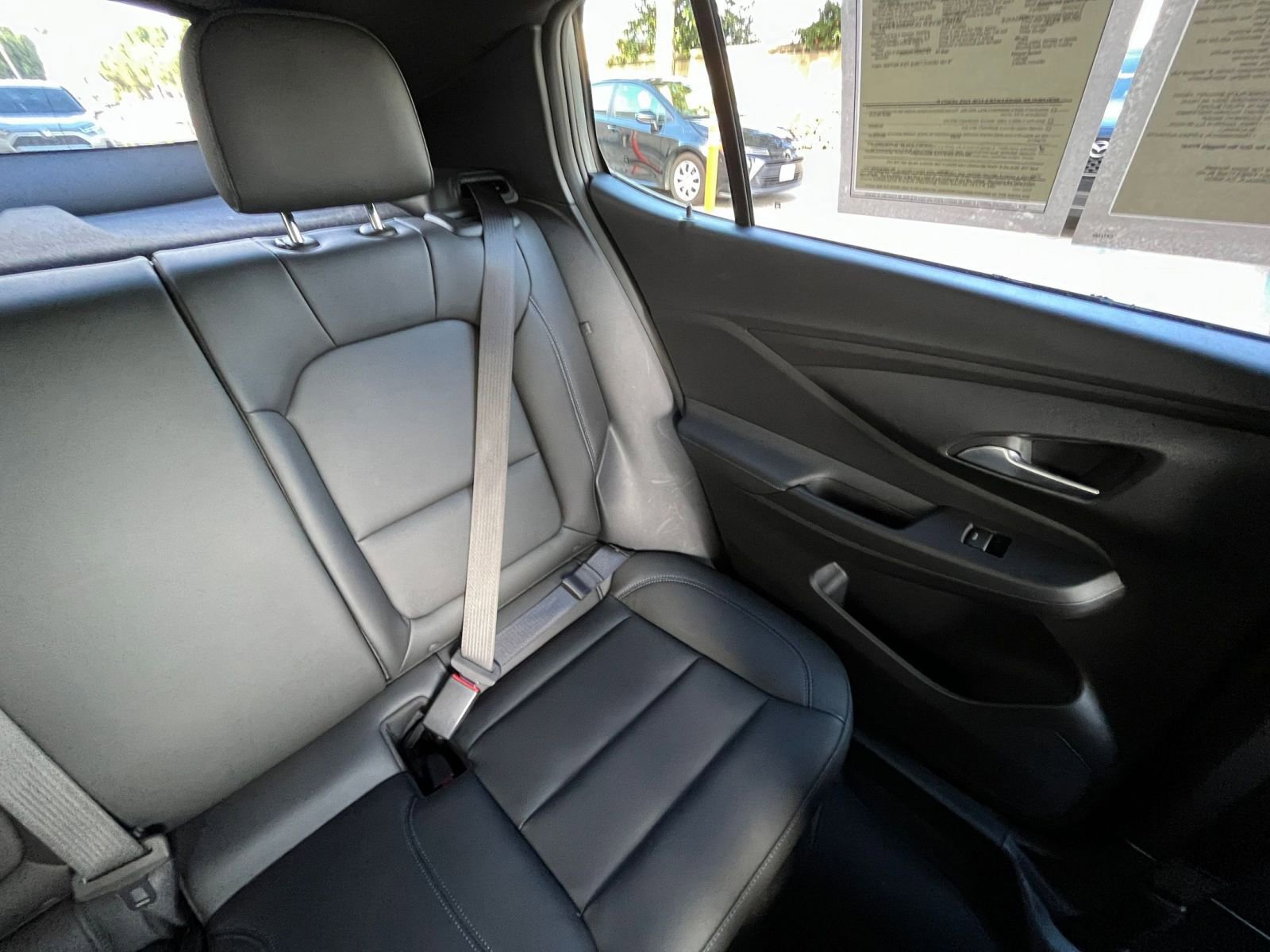 Used 2025 Buick Envista Sport Touring image 37