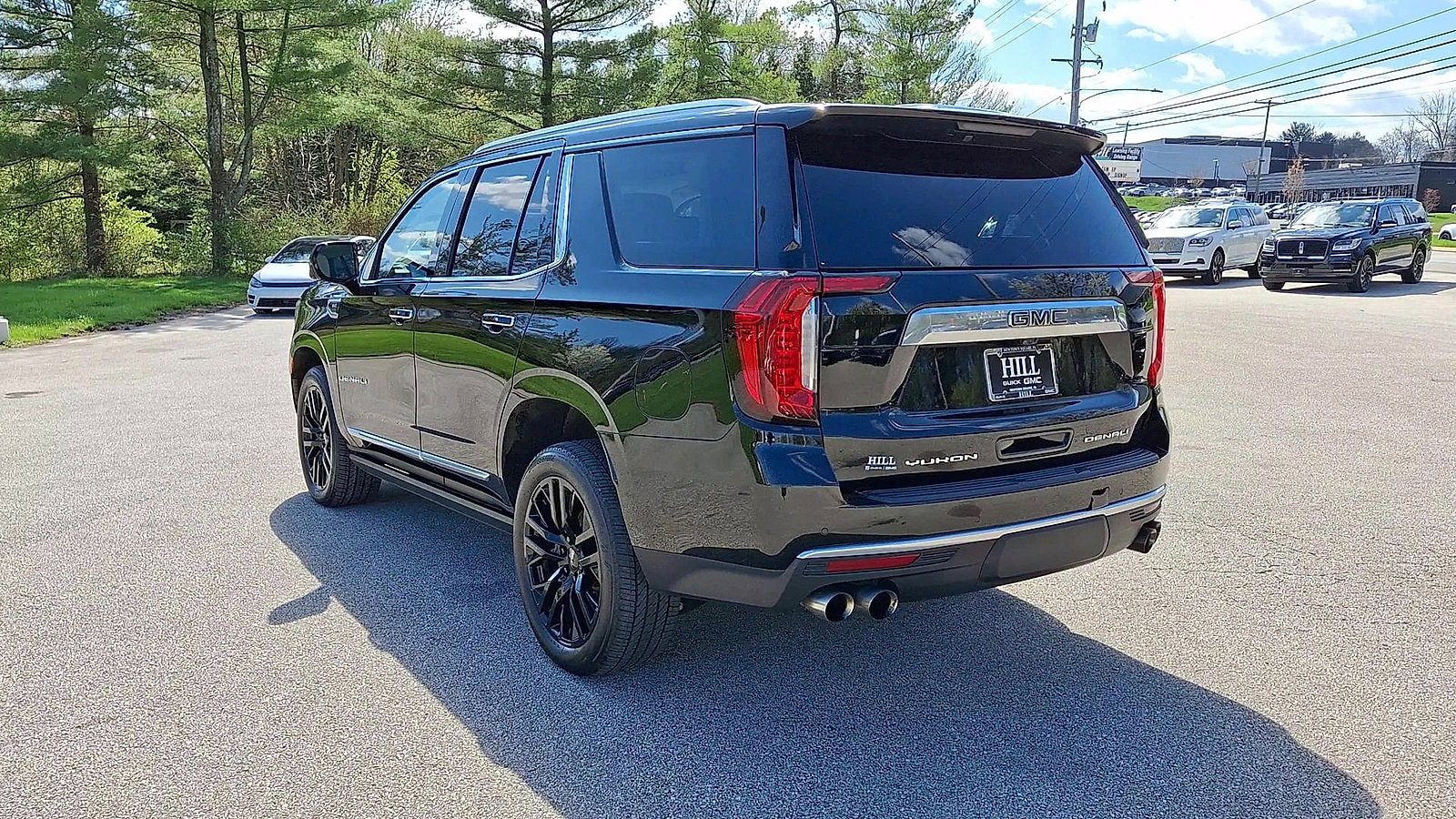 Certified 2021 GMC Yukon Denali w/ Denali Premium Package AWD/4WD image 7