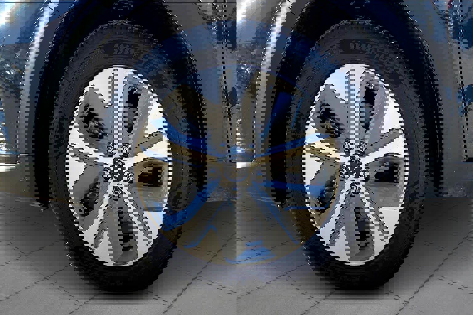 Used 2020 Kia Niro EX w/ Cold Weather Package image 10