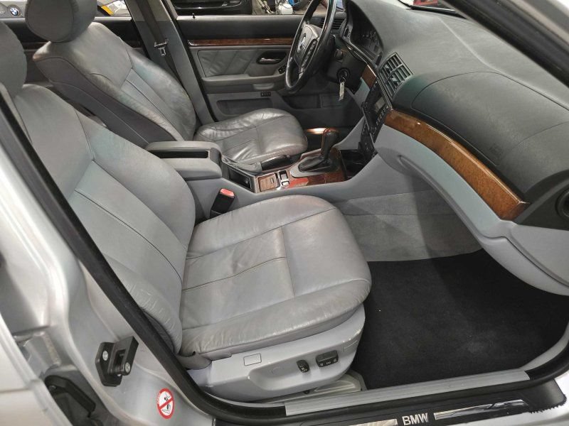 Used 2001 BMW 530i Sedan RWD image 5