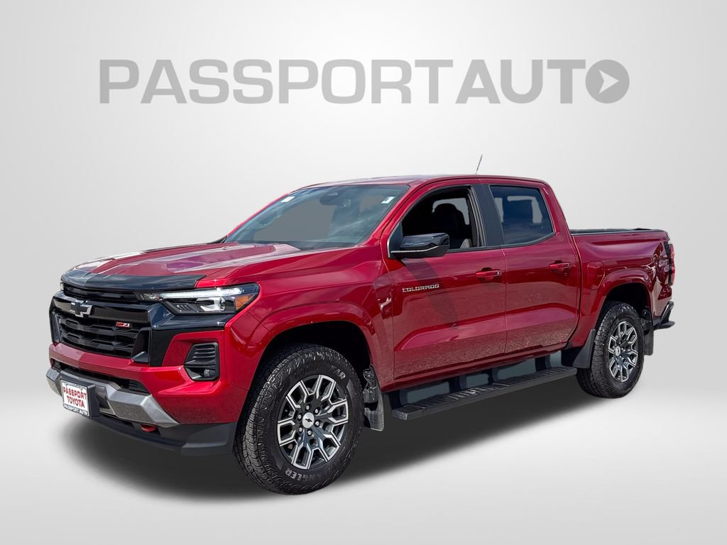 Used 2024 Chevrolet Colorado Z71 w/ Z71 Convenience Package 2