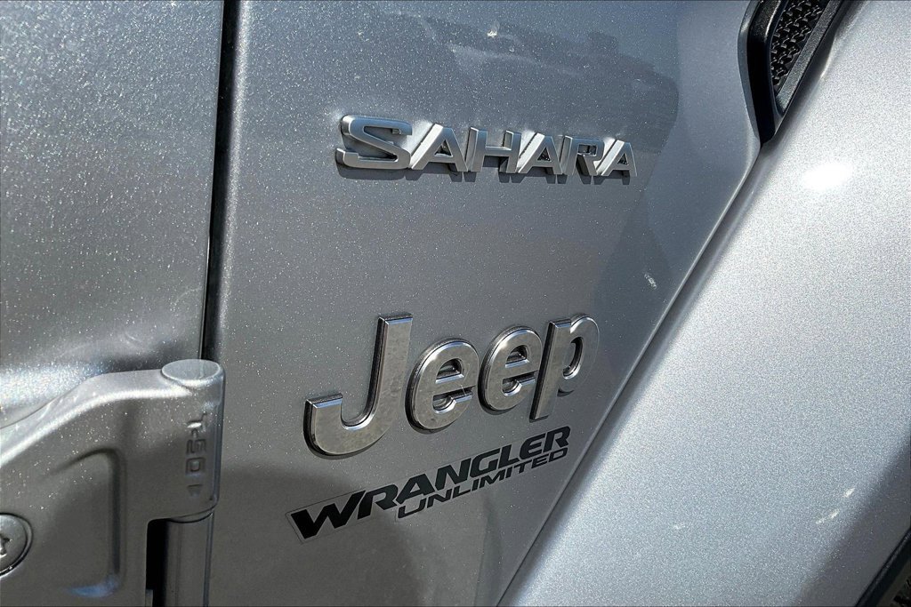 Used 2020 Jeep Wrangler Unlimited Sahara AWD/4WD image 33