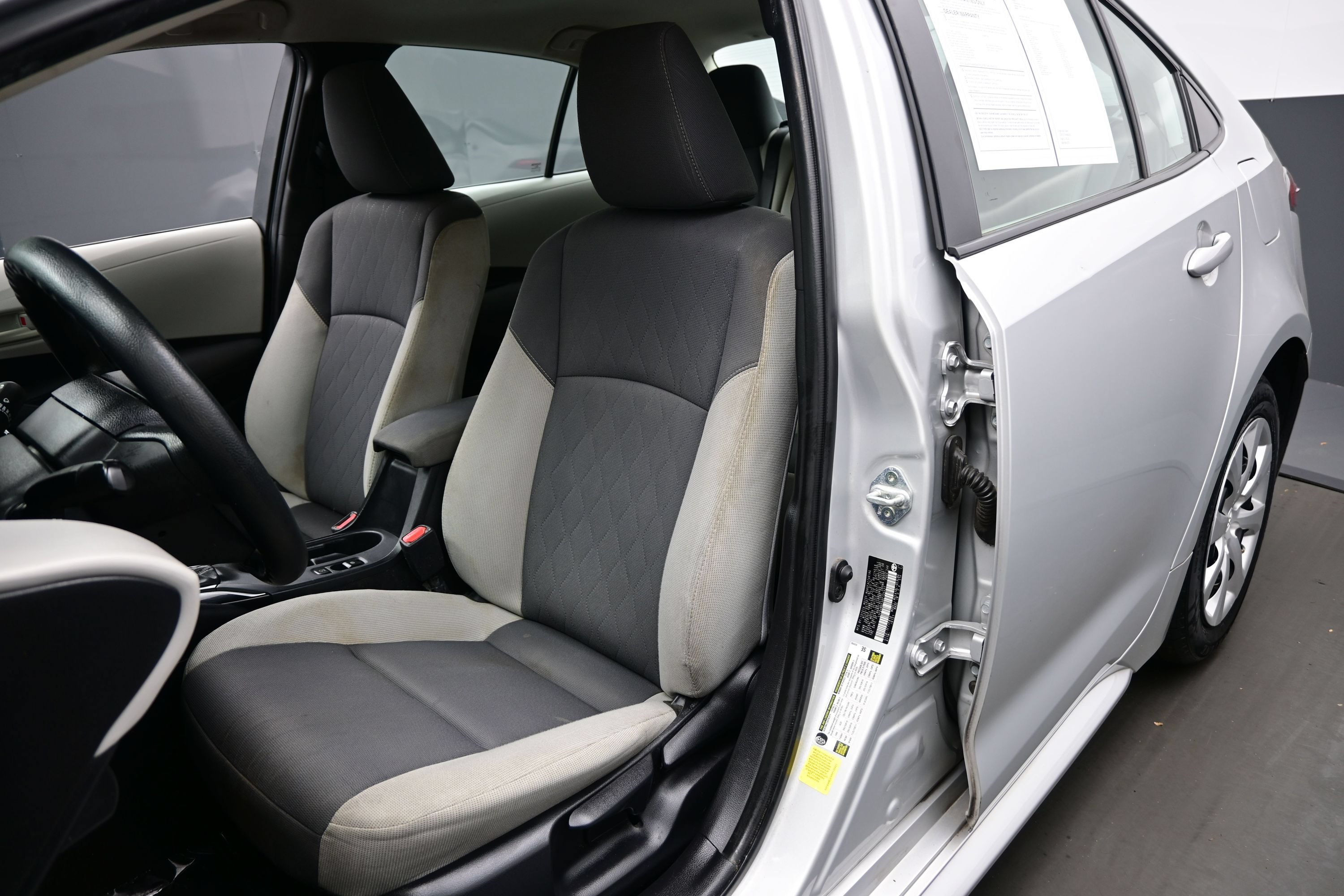 Used 2024 Toyota Corolla LE FWD image 9