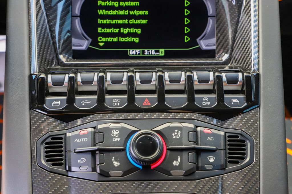 Used 2019 Lamborghini Aventador SVJ AWD/4WD image 17