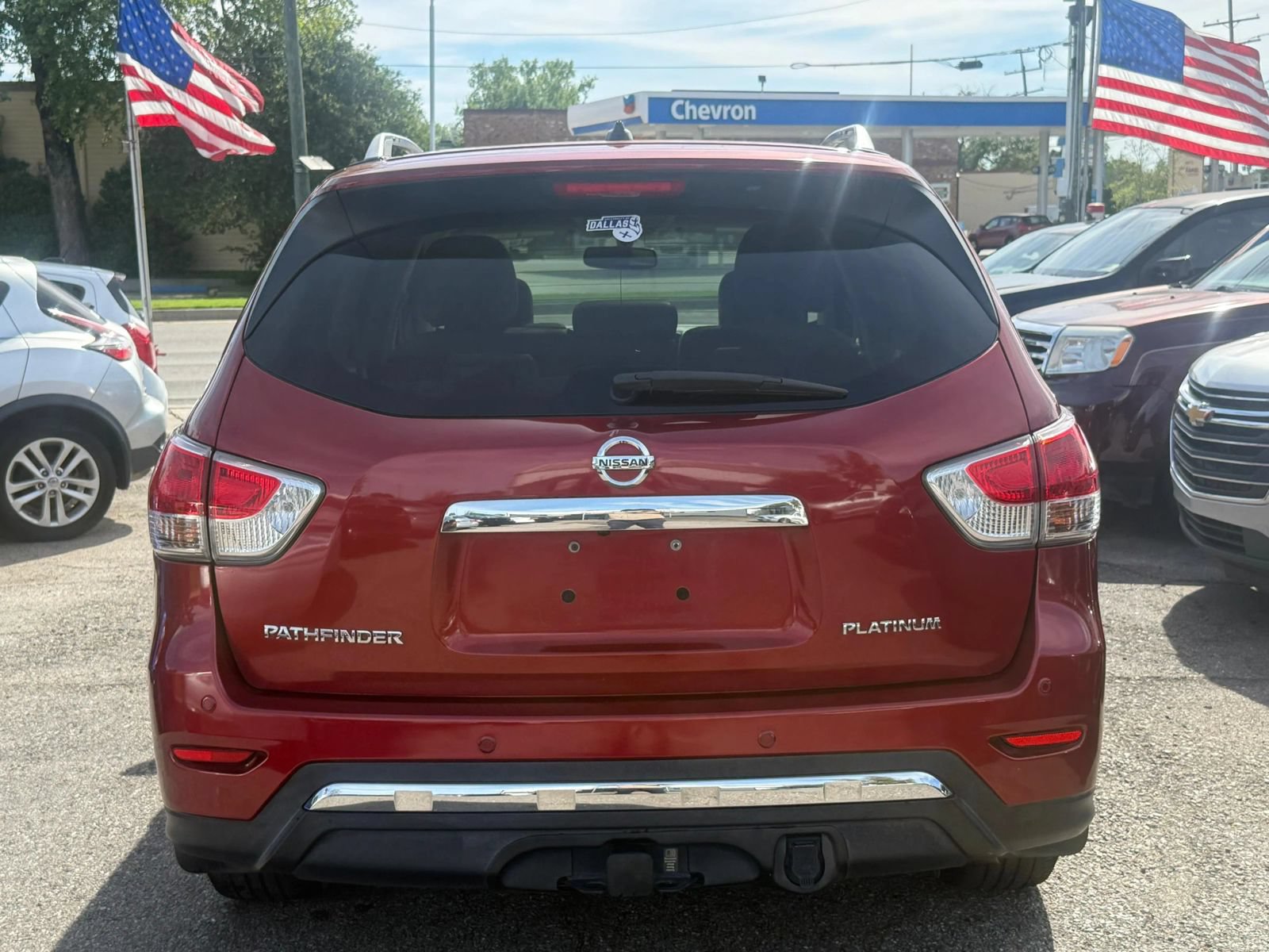 Used 2015 Nissan Pathfinder Platinum w/ Family Entertainment Package FWD image 8