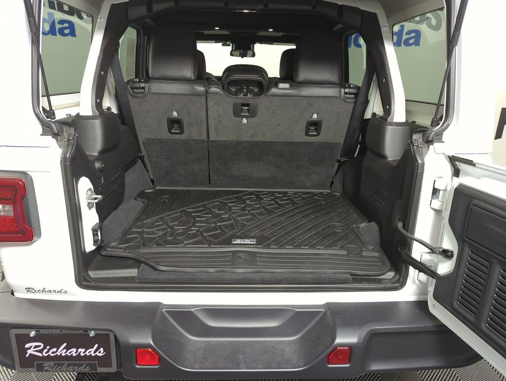 Used 2024 Jeep Wrangler Sahara image 17