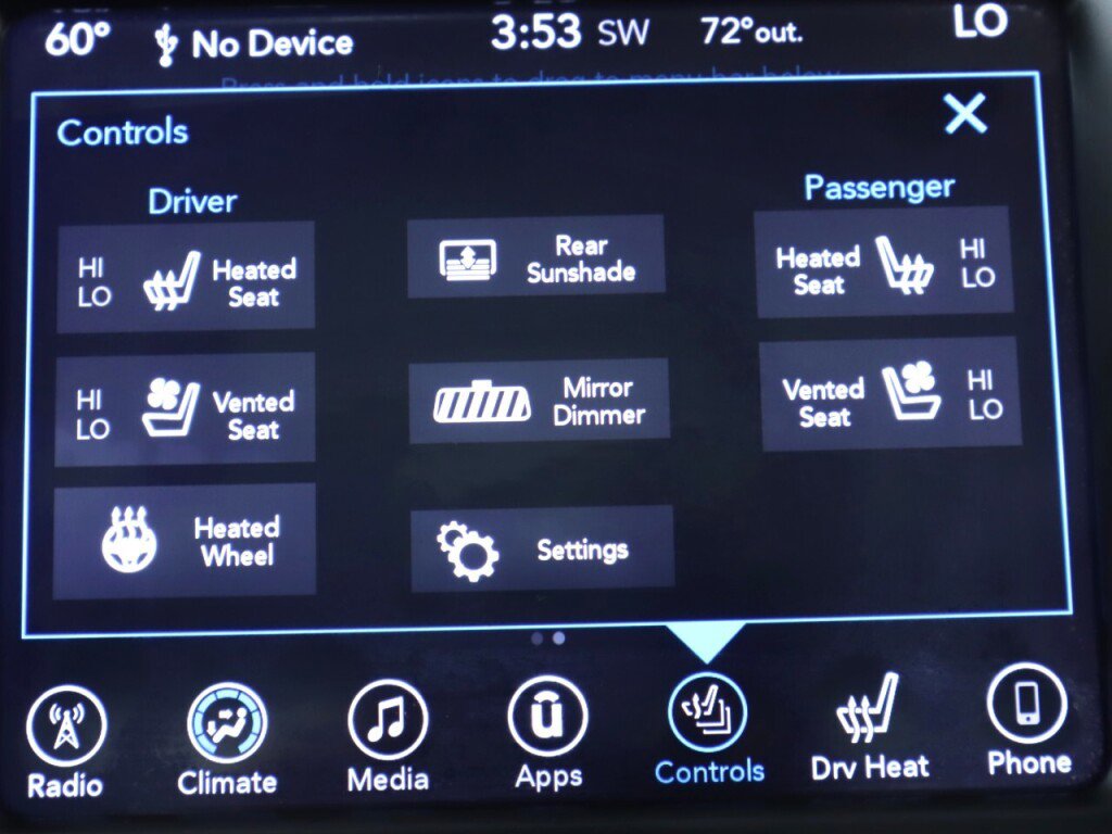 Used 2017 Chrysler 300 C RWD image 21