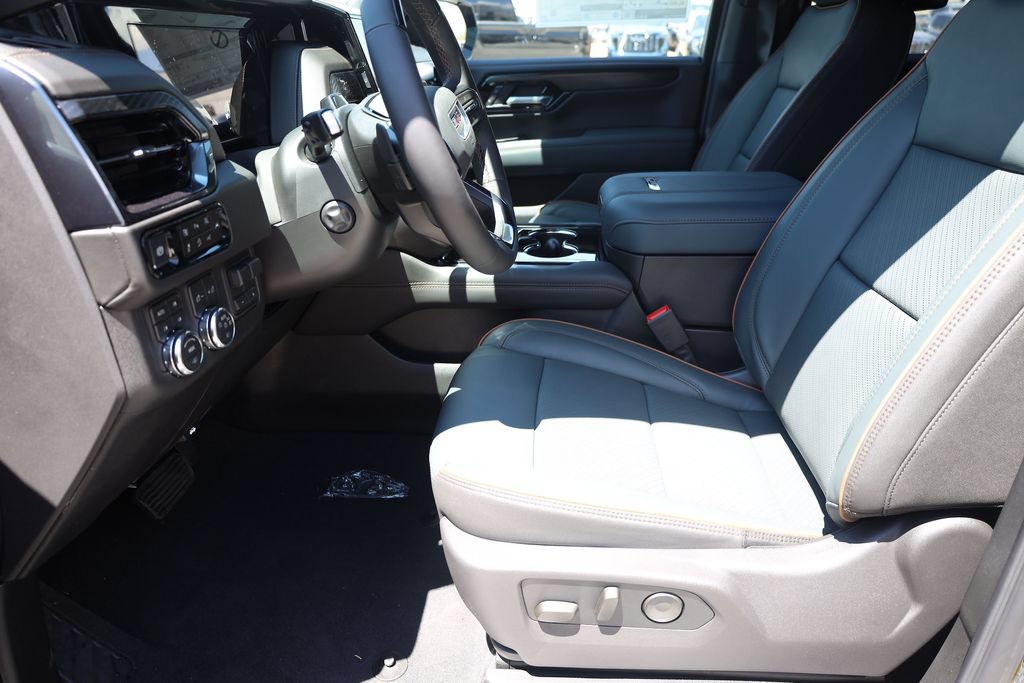 New 2026 GMC Yukon AT4 w/ AT4 Premium Plus Package AWD/4WD image 11