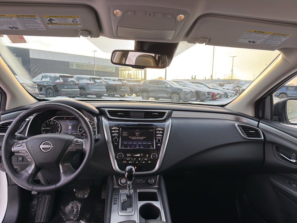 Certified 2023 Nissan Murano SV w/ SV Midnight Edition Package image 28