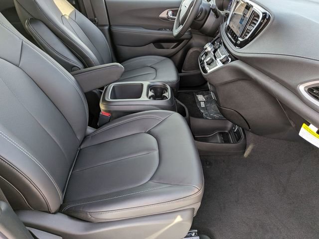 New 2026 Chrysler Pacifica Select image 29