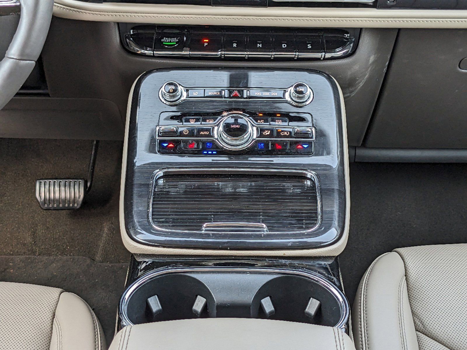 Certified 2023 Lincoln Nautilus Reserve w/ Equipment Group 202A image 20