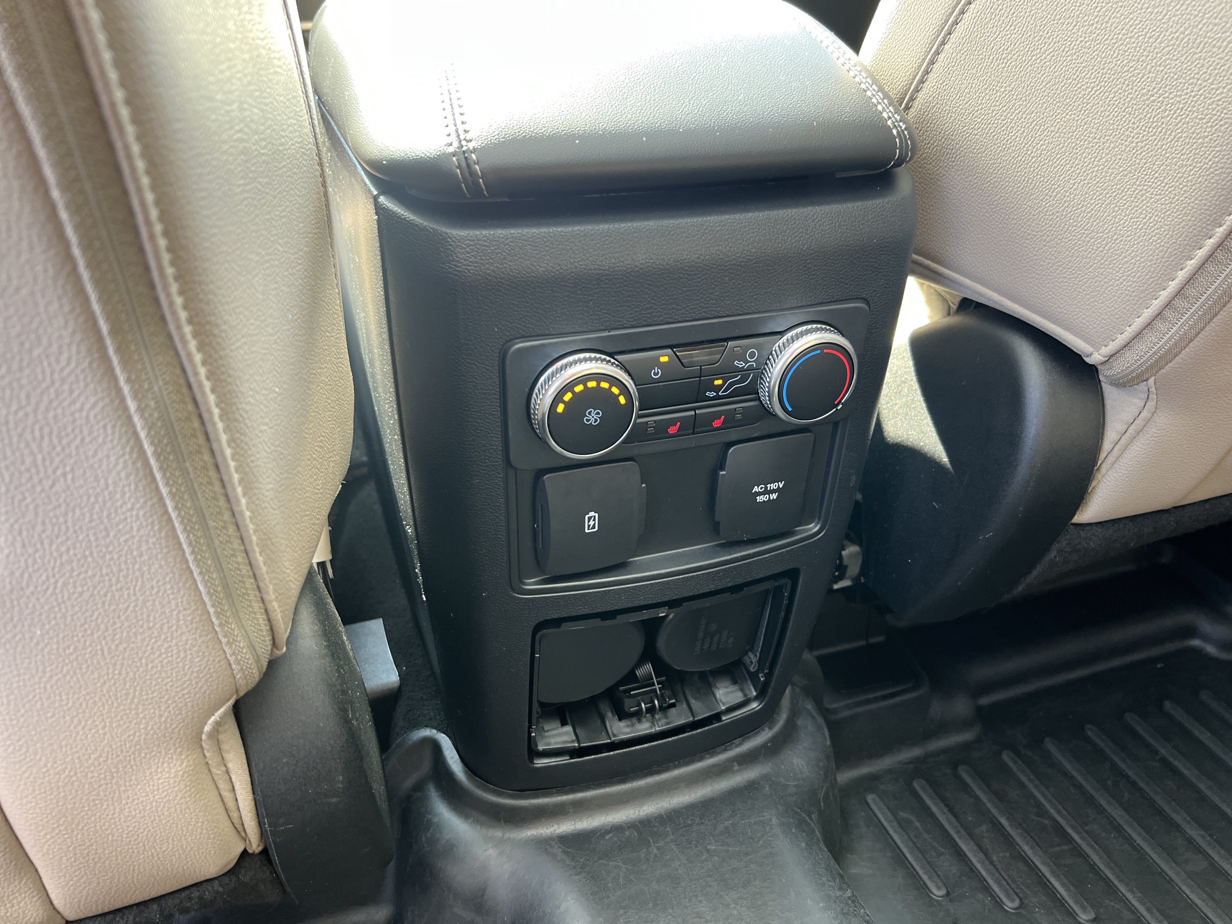 Used 2022 Ford Explorer Limited w/ Equipment Group 301A RWD image 23