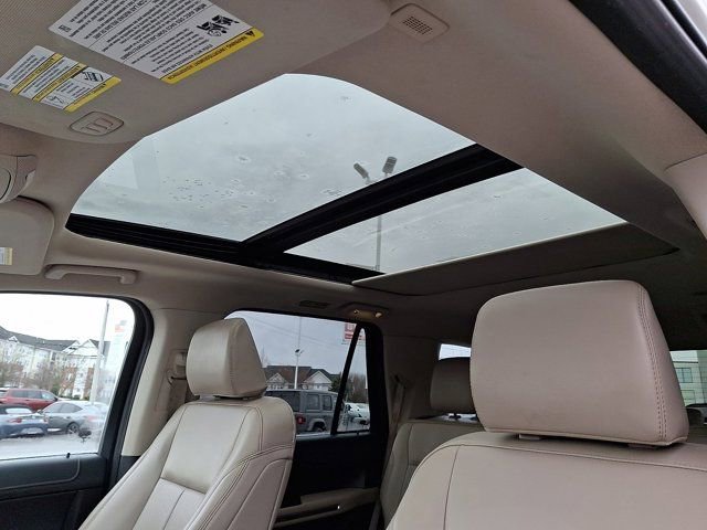 Used 2023 Ford Expedition XLT image 19