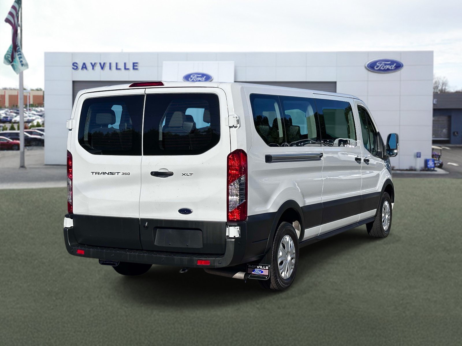 Used 2025 Ford Transit 350 XLT RWD image 5
