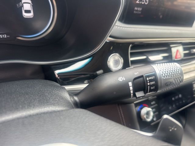 Used 2025 Genesis G70 2.5T image 19