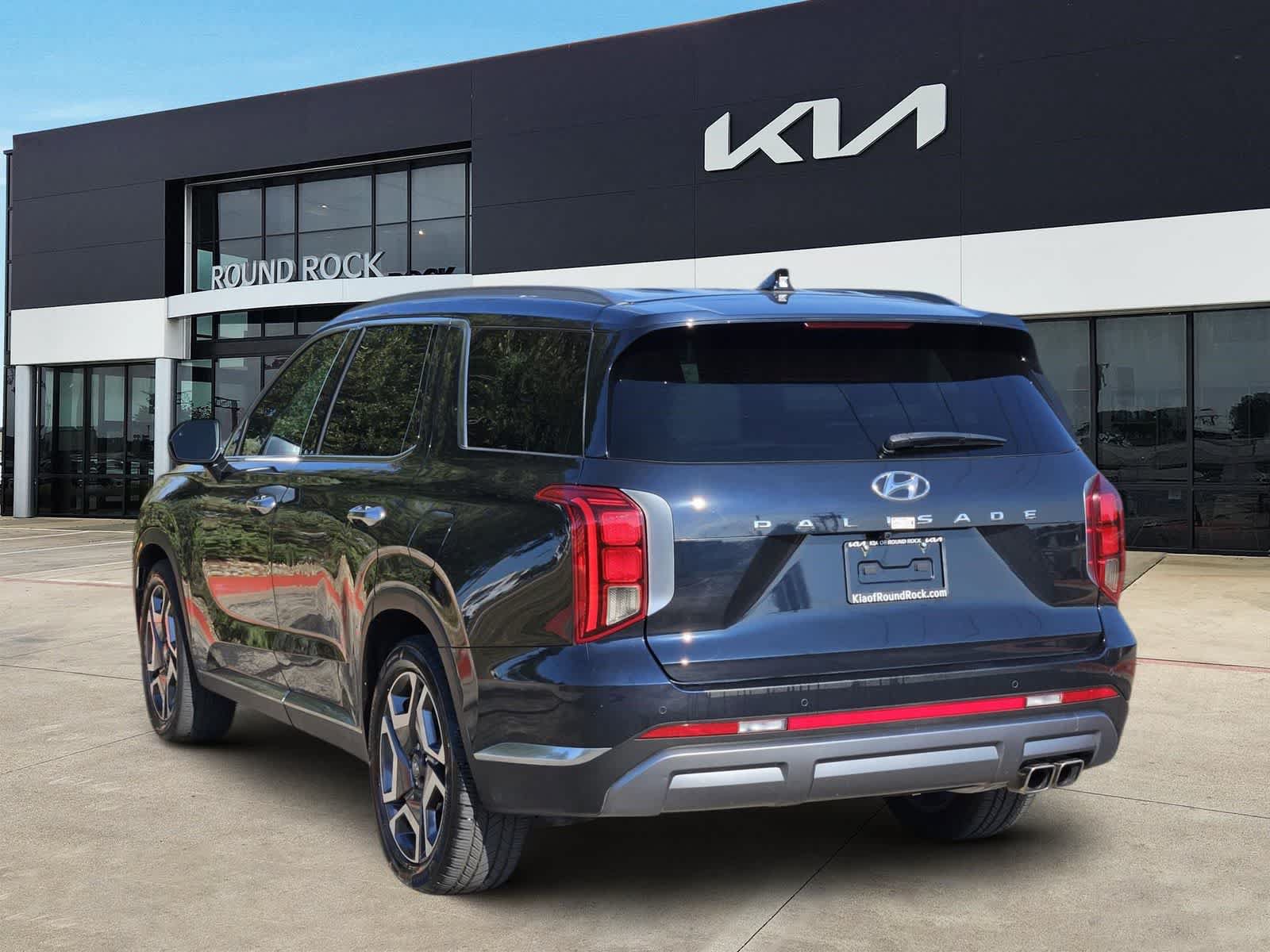 Used 2025 Hyundai Palisade Limited FWD image 5