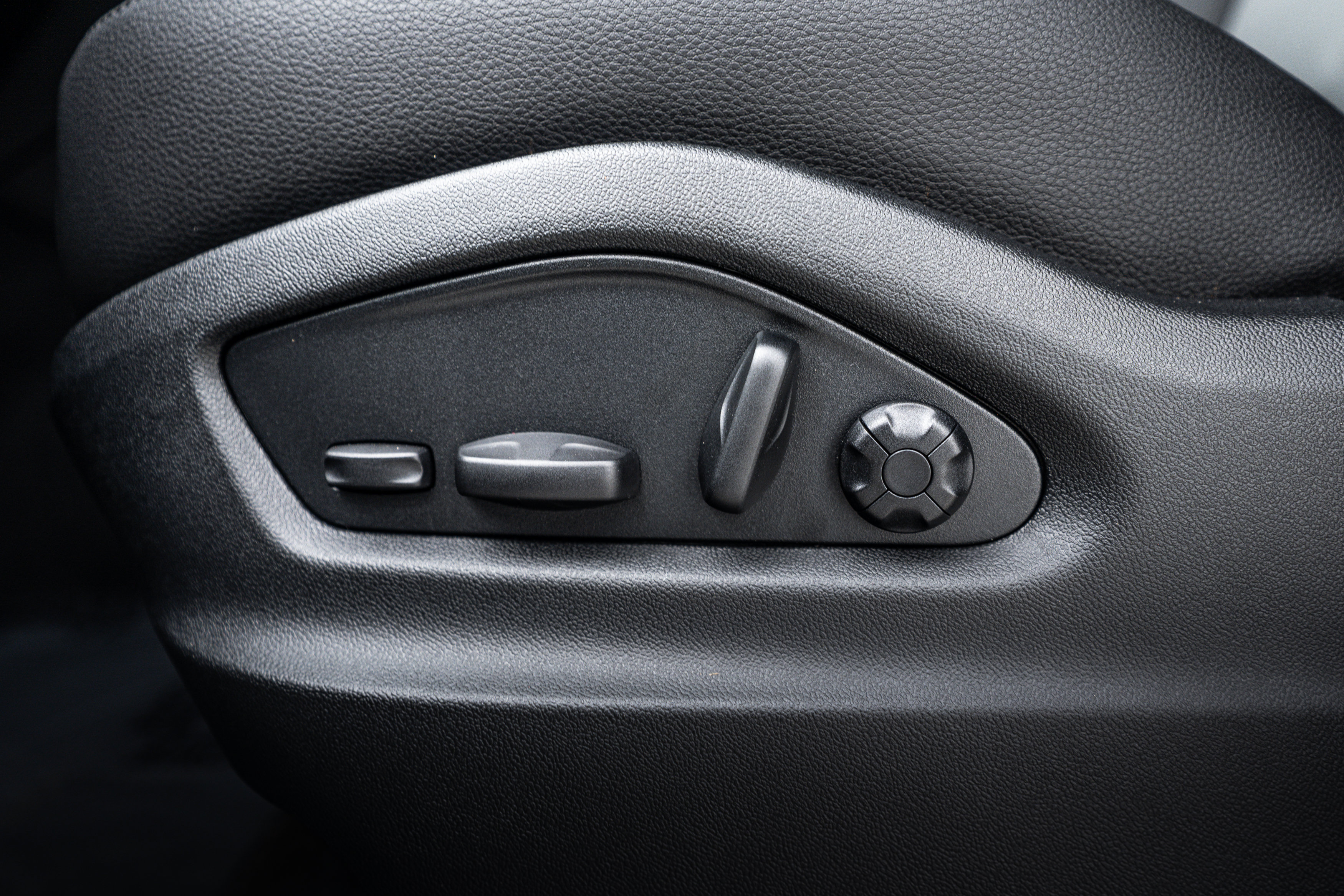 Certified 2026 Porsche Cayenne AWD/4WD image 21
