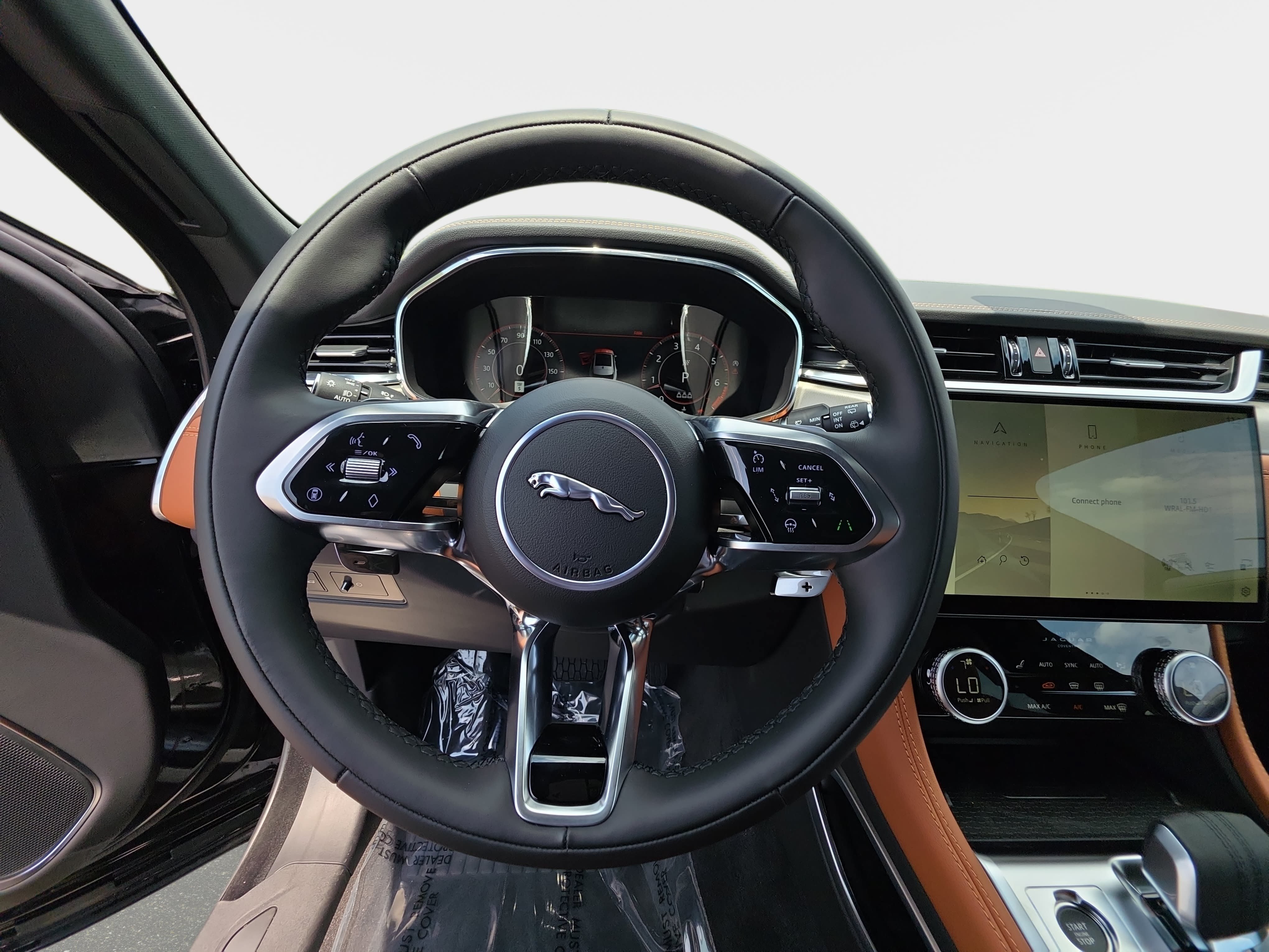 New 2026 Jaguar F-PACE R-Dynamic S AWD/4WD image 16