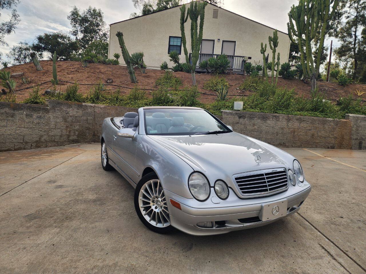 Used 2003 Mercedes-Benz CLK 320 Cabriolet image 2