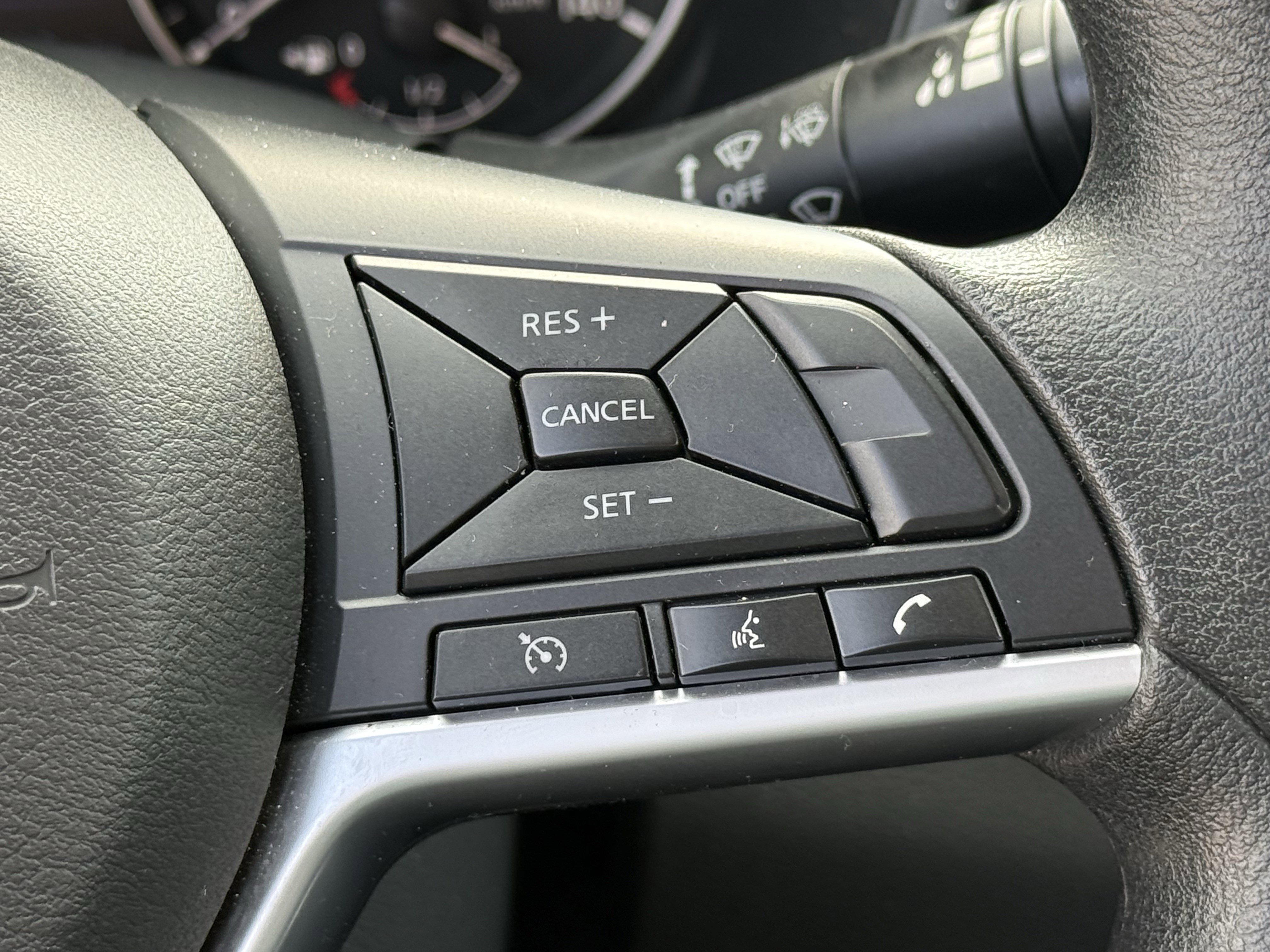 Used 2025 Nissan Altima 2.5 SV FWD image 18
