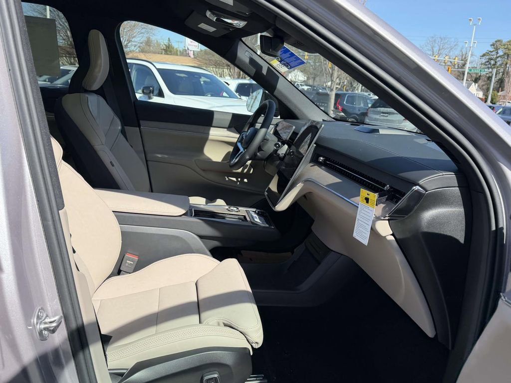 New 2026 Volvo EX90 Plus image 10