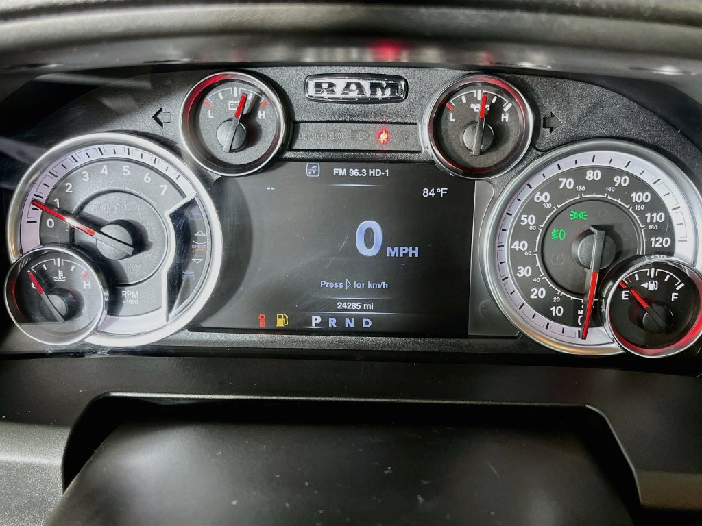 Used 2022 RAM 1500 Warlock w/ Ceramic Grey Warlock Package AWD/4WD image 15