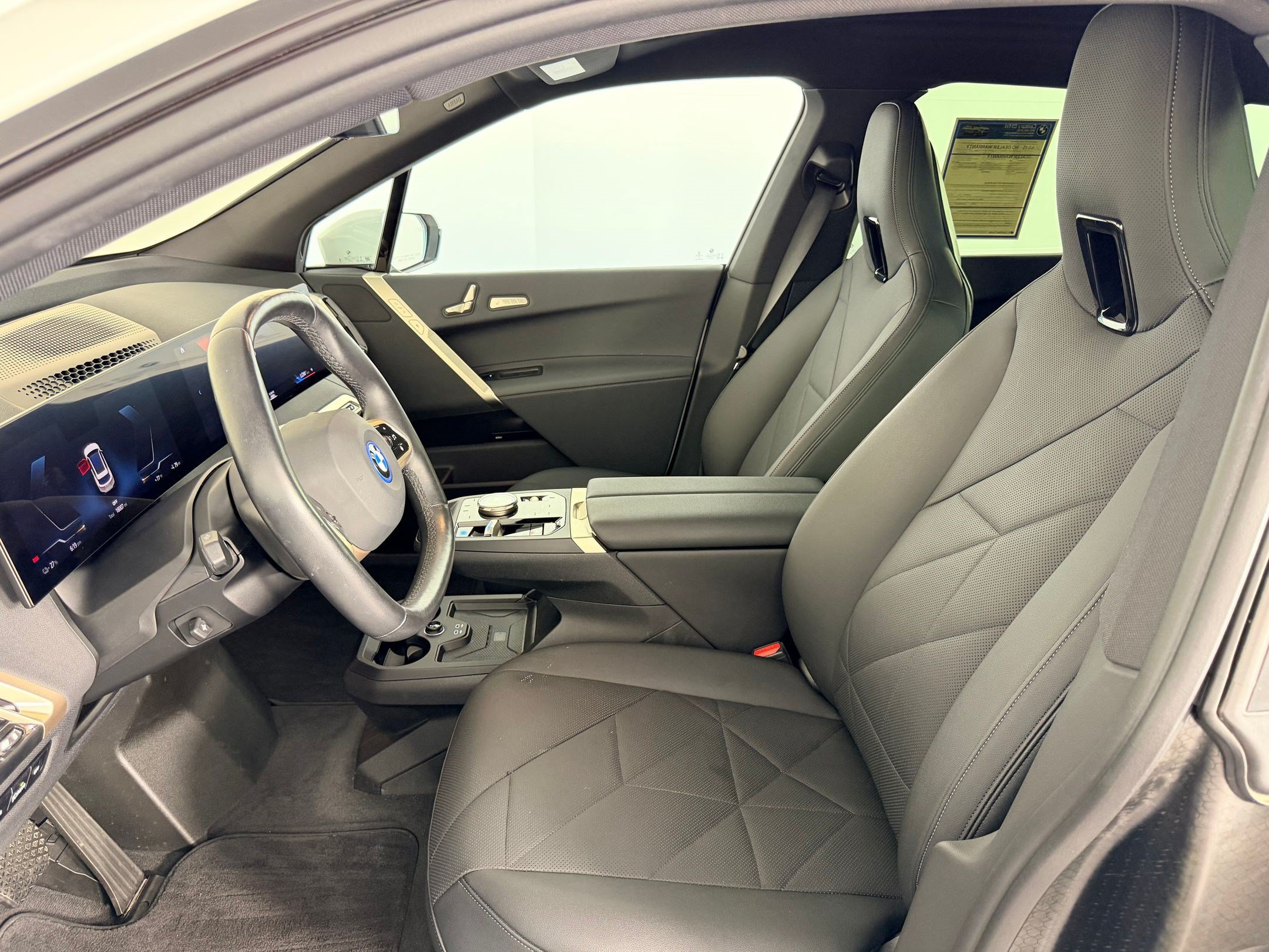 Certified 2023 BMW iX xDrive50 AWD/4WD image 4