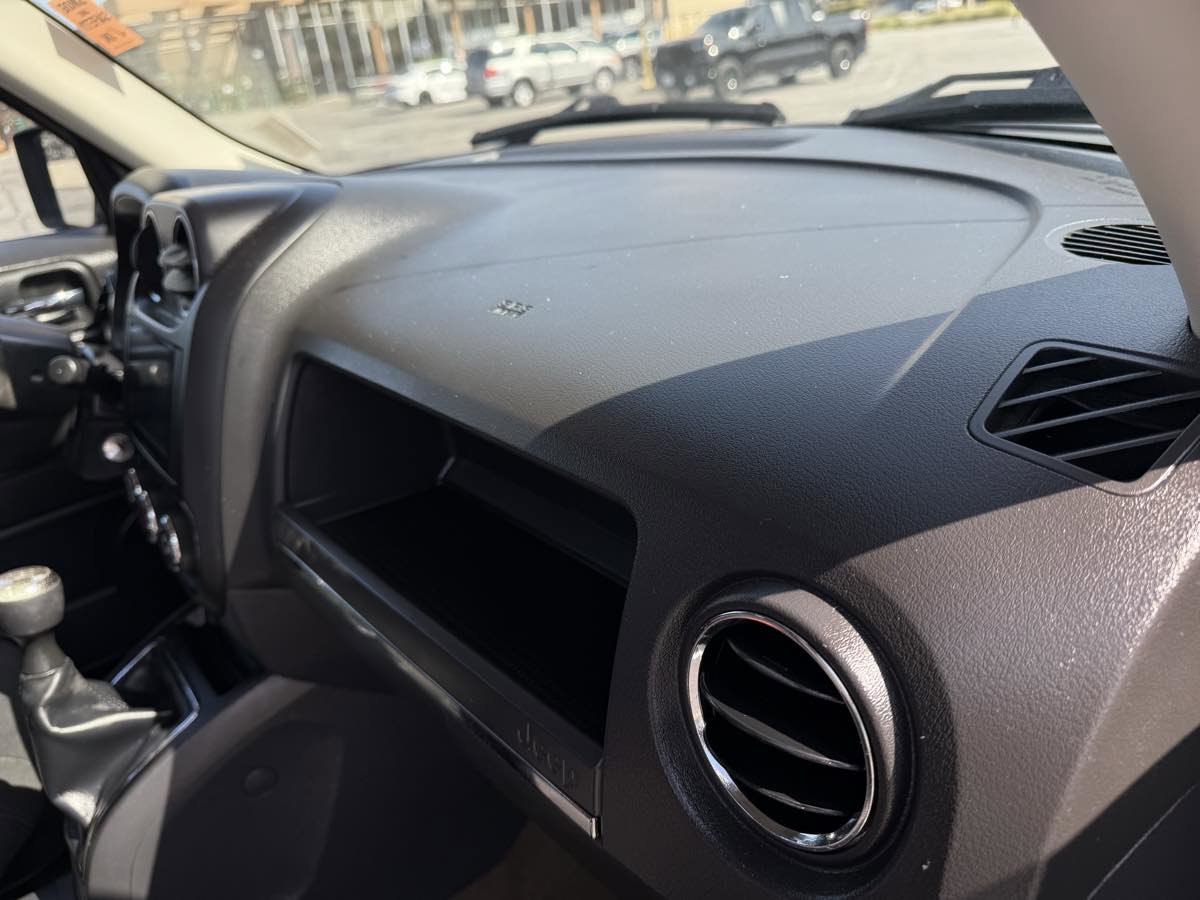 Used 2016 Jeep Patriot Sport image 19