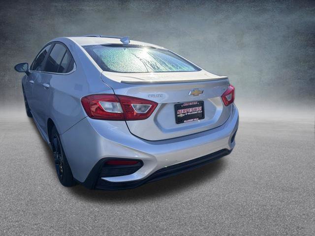 Used 2016 Chevrolet Cruze LT w/ Sun And Sound Package FWD image 10