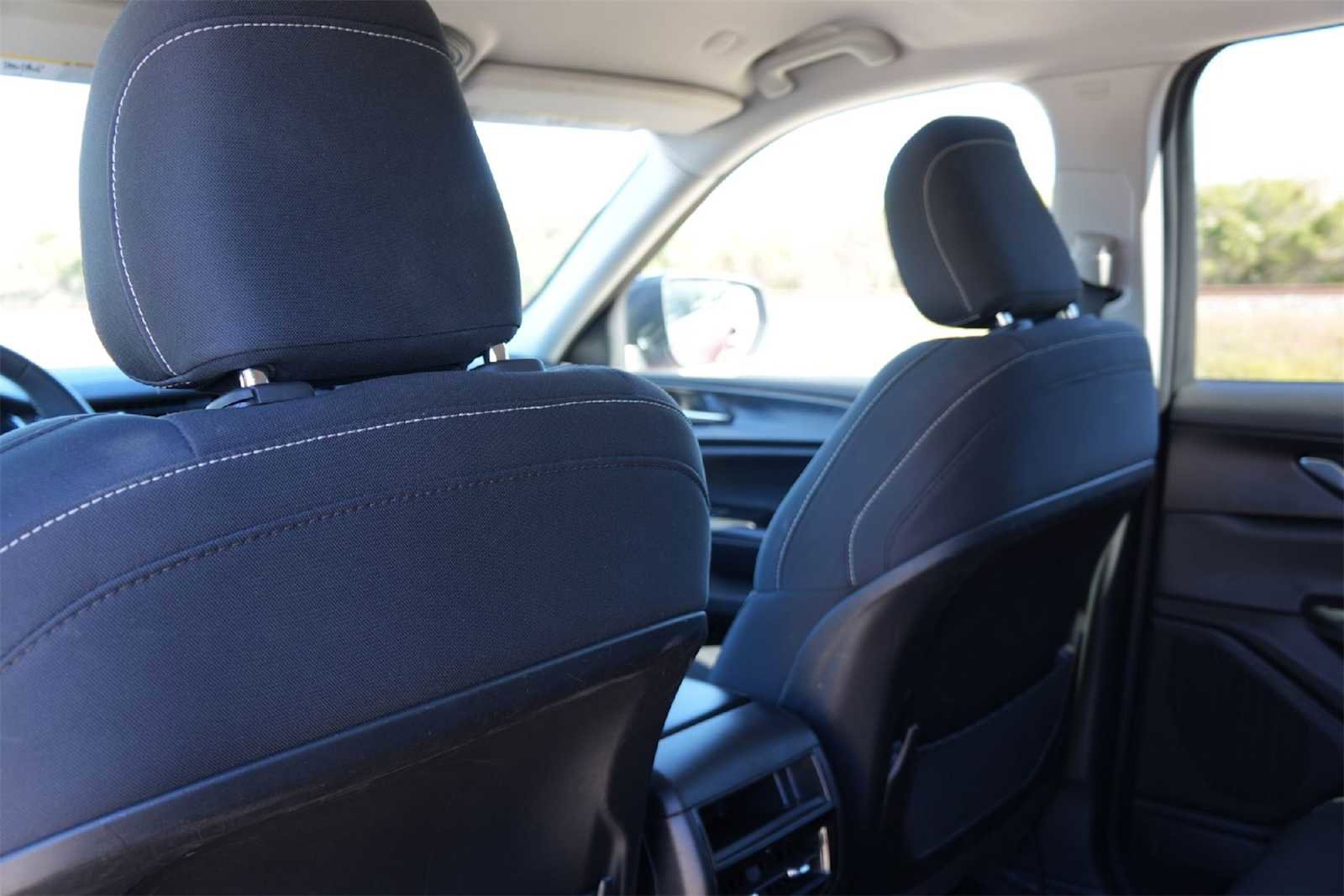 Used 2023 Jeep Grand Cherokee Laredo image 12