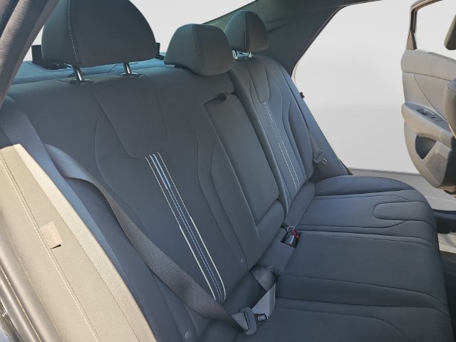 Used 2024 Hyundai Elantra SEL w/ Convenience Package FWD image 14