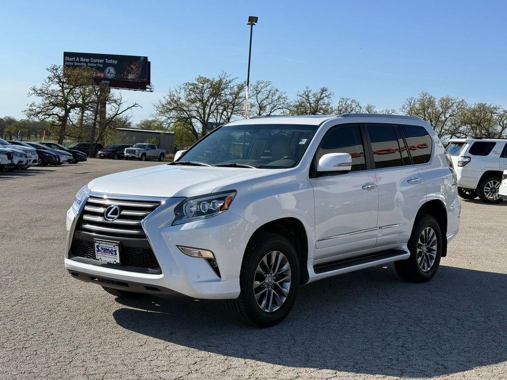 Used 2018 Lexus GX 460 Luxury w/ Preferred Accessory Package image 3