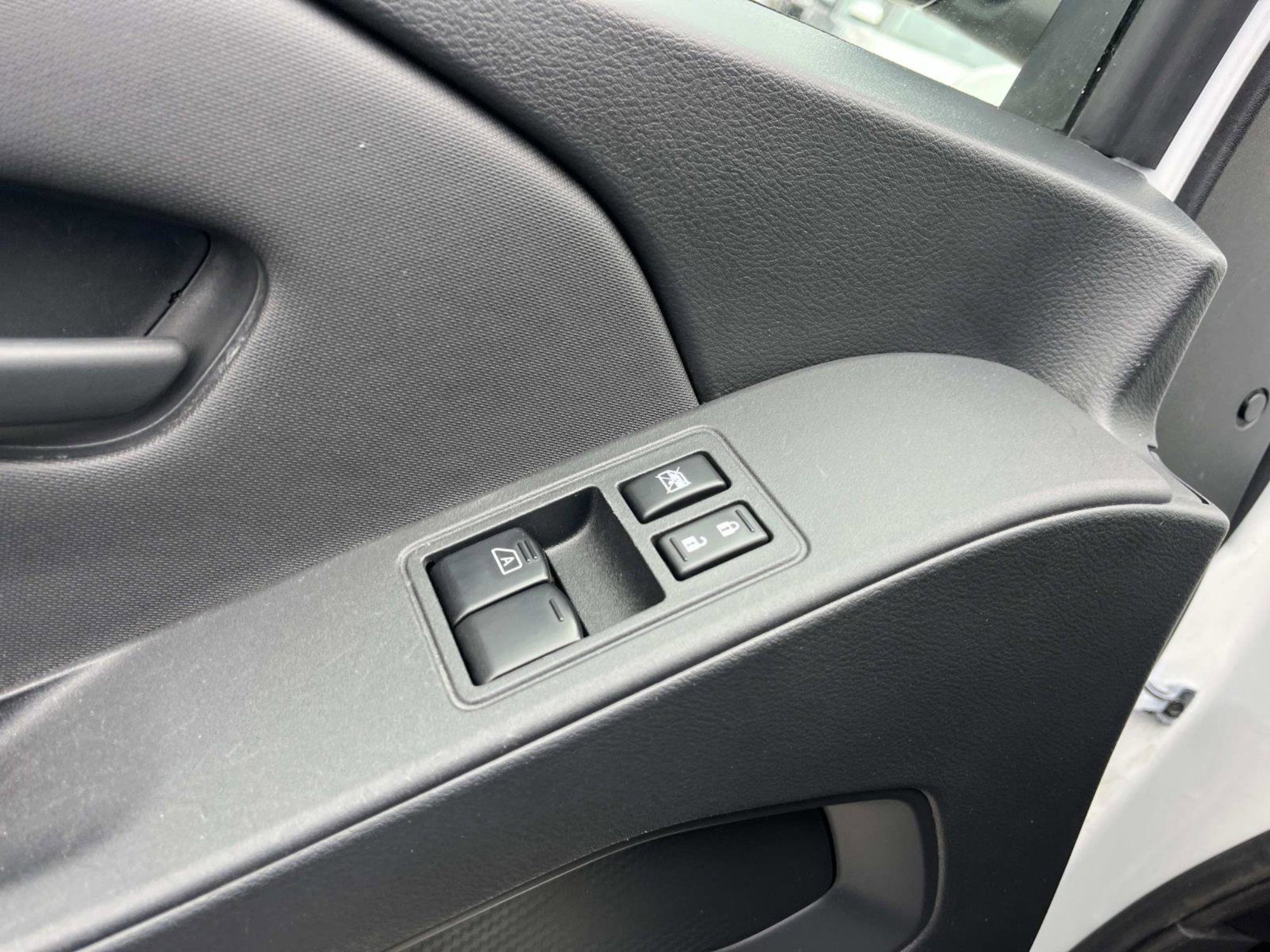 Used 2024 Nissan Frontier S w/ Technology Package image 21