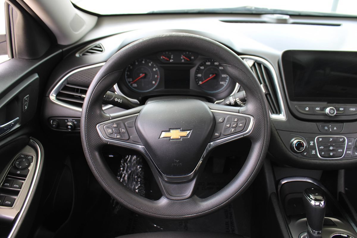 Used 2020 Chevrolet Malibu LT FWD image 25