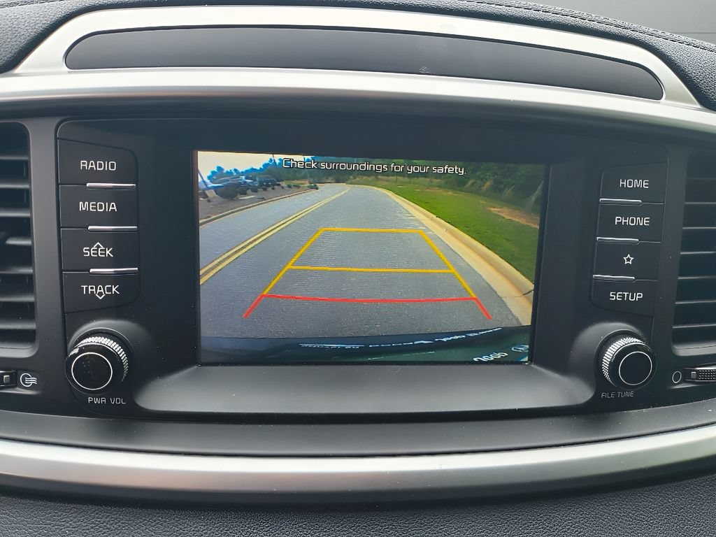 Used 2020 Kia Sorento FWD V6 image 18