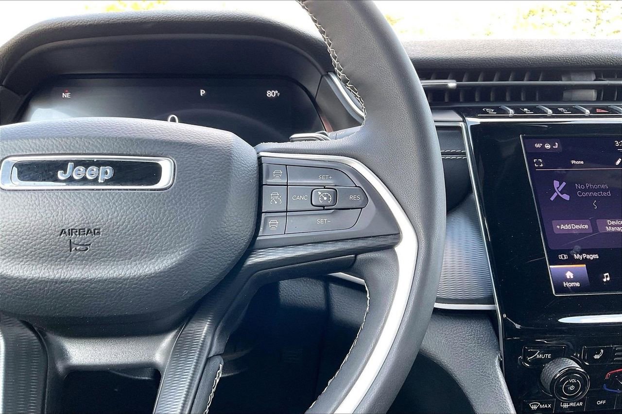 Certified 2025 Jeep Grand Cherokee Altitude image 30