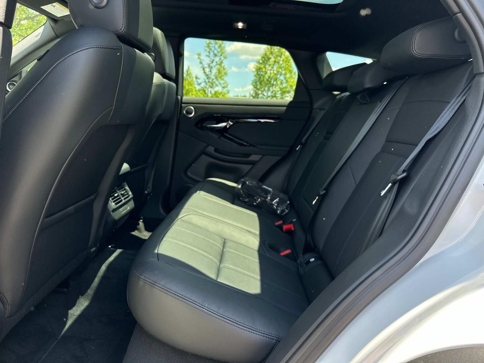 New 2026 Land Rover Range Rover Evoque S AWD/4WD image 19