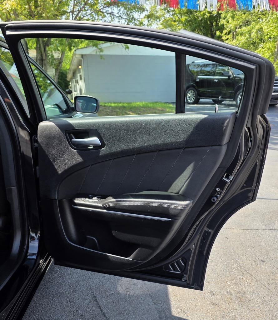 Used 2020 Dodge Charger SXT RWD image 28