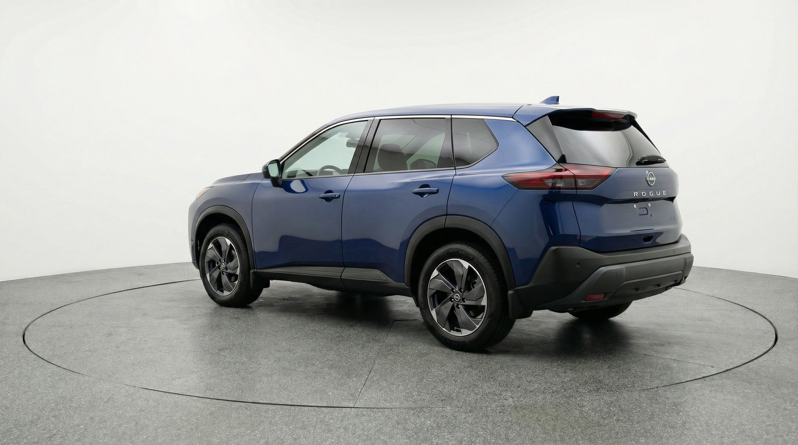 Used 2025 Nissan Rogue SV FWD image 6