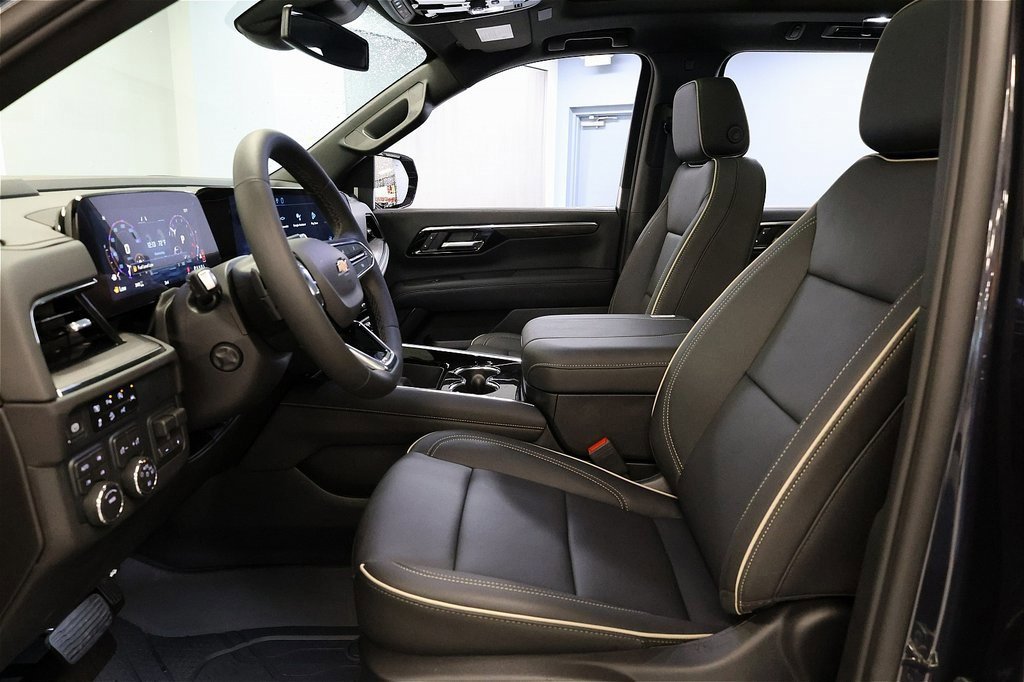 New 2026 Chevrolet Suburban Premier w/ Sun And Tow Package image 19