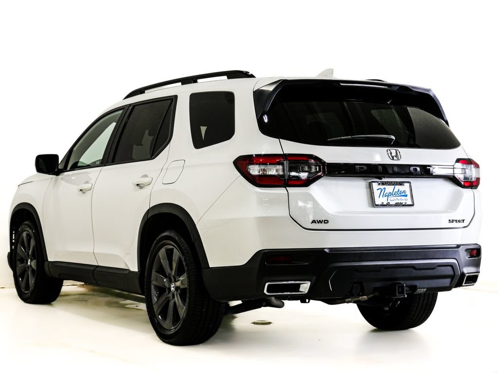 Used 2024 Honda Pilot Sport image 8