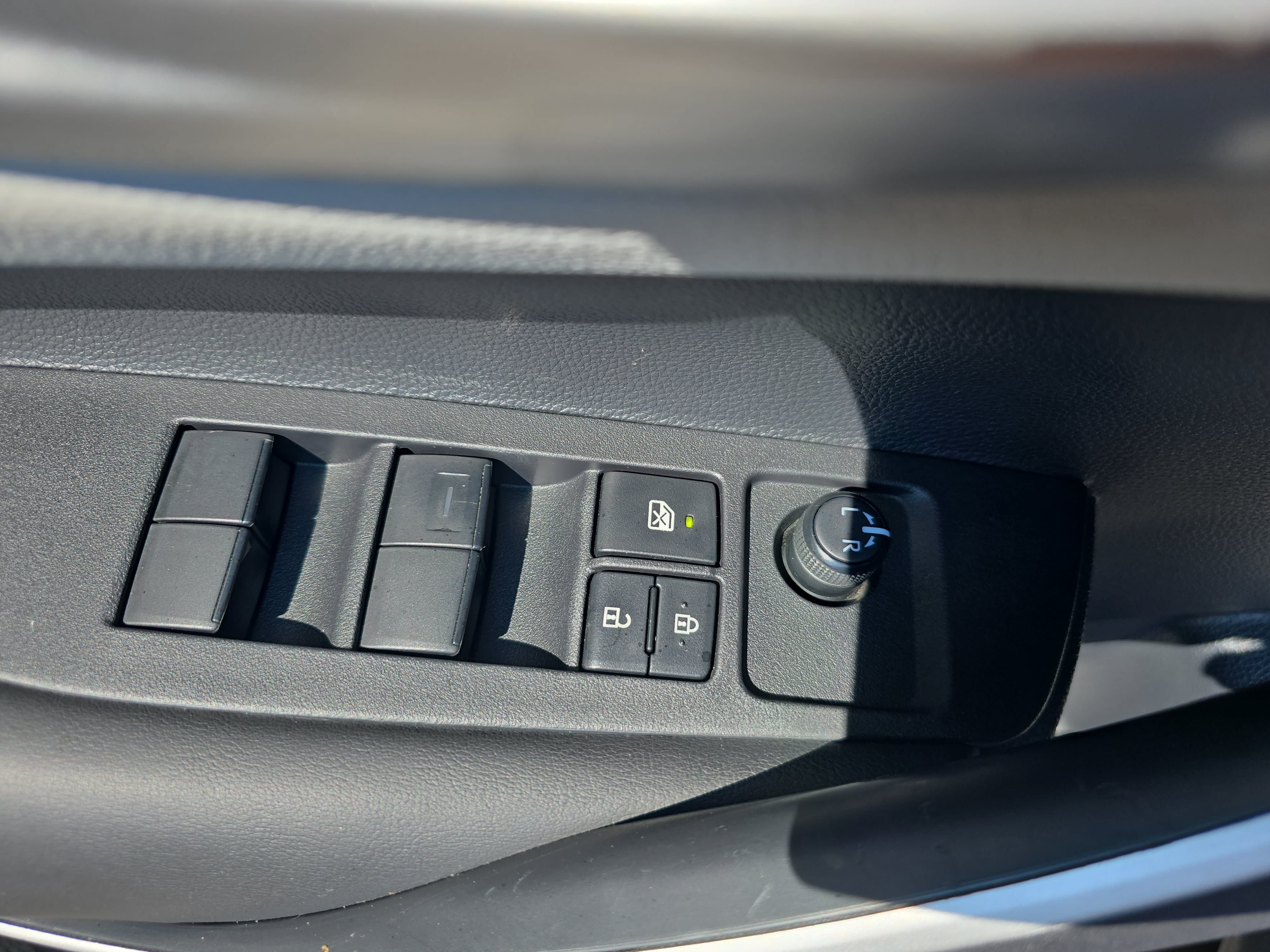 Used 2025 Toyota Corolla SE FWD image 26