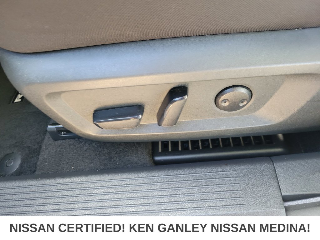 Certified 2023 Nissan Rogue SV AWD/4WD image 35