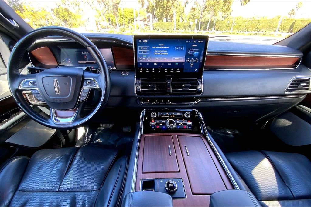 Used 2023 Lincoln Navigator Reserve image 15