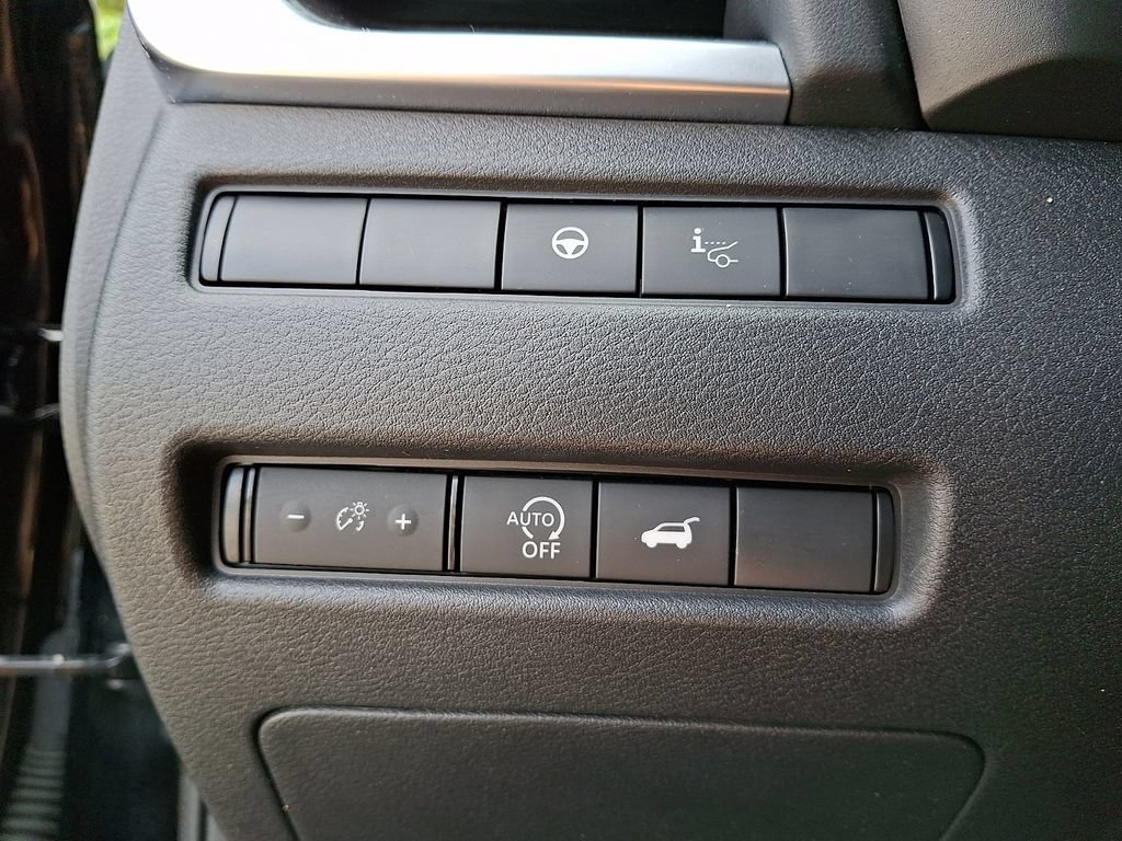 Used 2023 Nissan Rogue Platinum w/ Platinum Premium Package AWD/4WD image 25