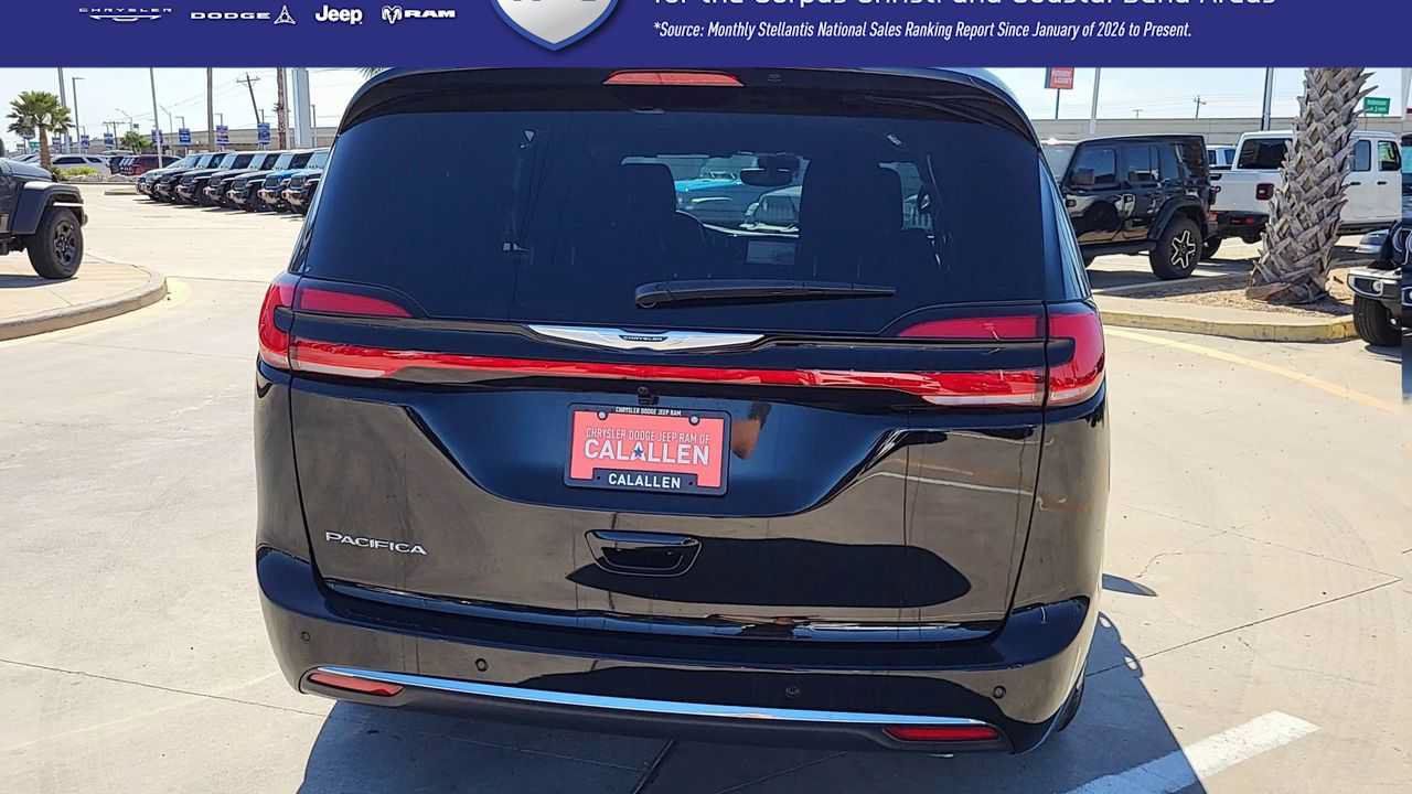 New 2026 Chrysler Pacifica Select FWD image 7