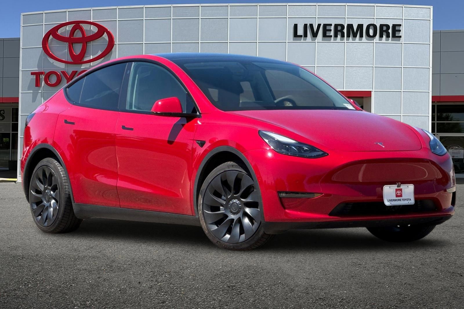 Used 2022 Tesla Model Y Long Range AWD/4WD image 2
