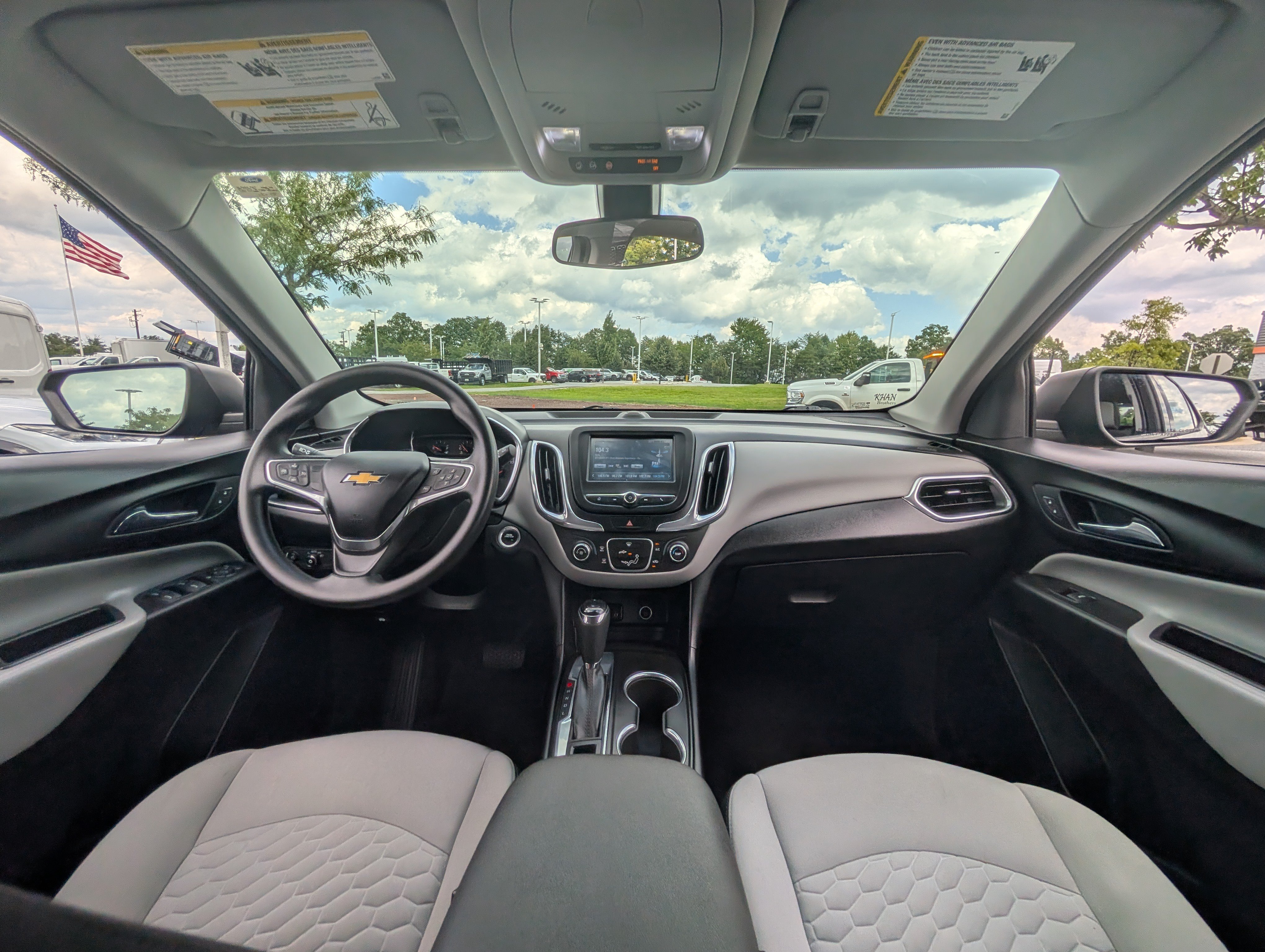 Used 2018 Chevrolet Equinox LS FWD image 19