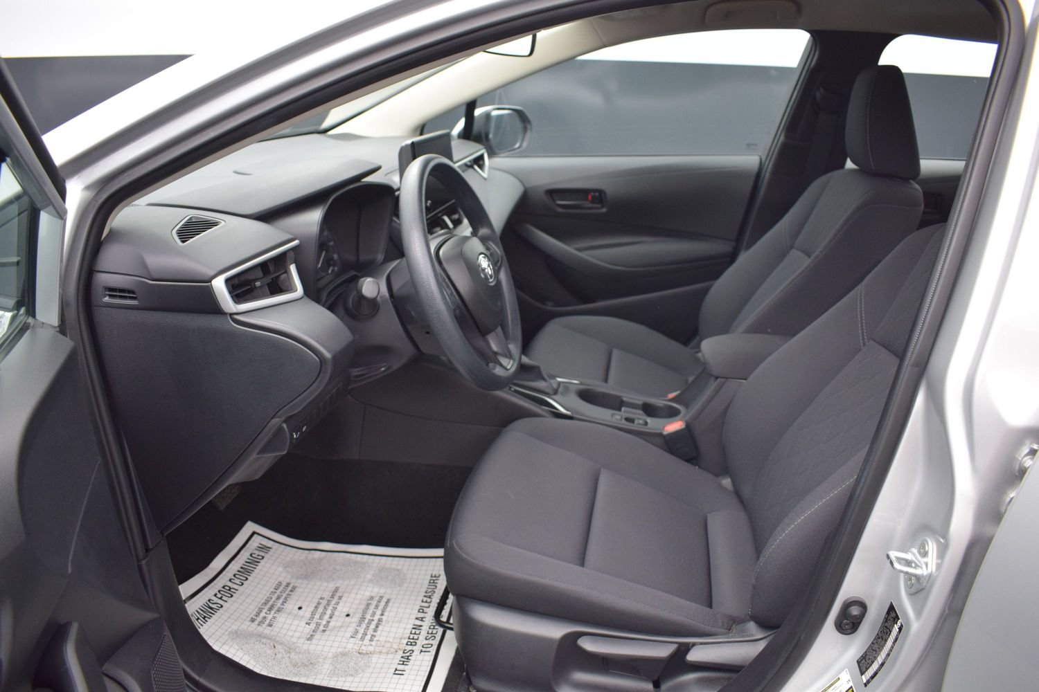 Used 2025 Toyota Corolla LE FWD image 13