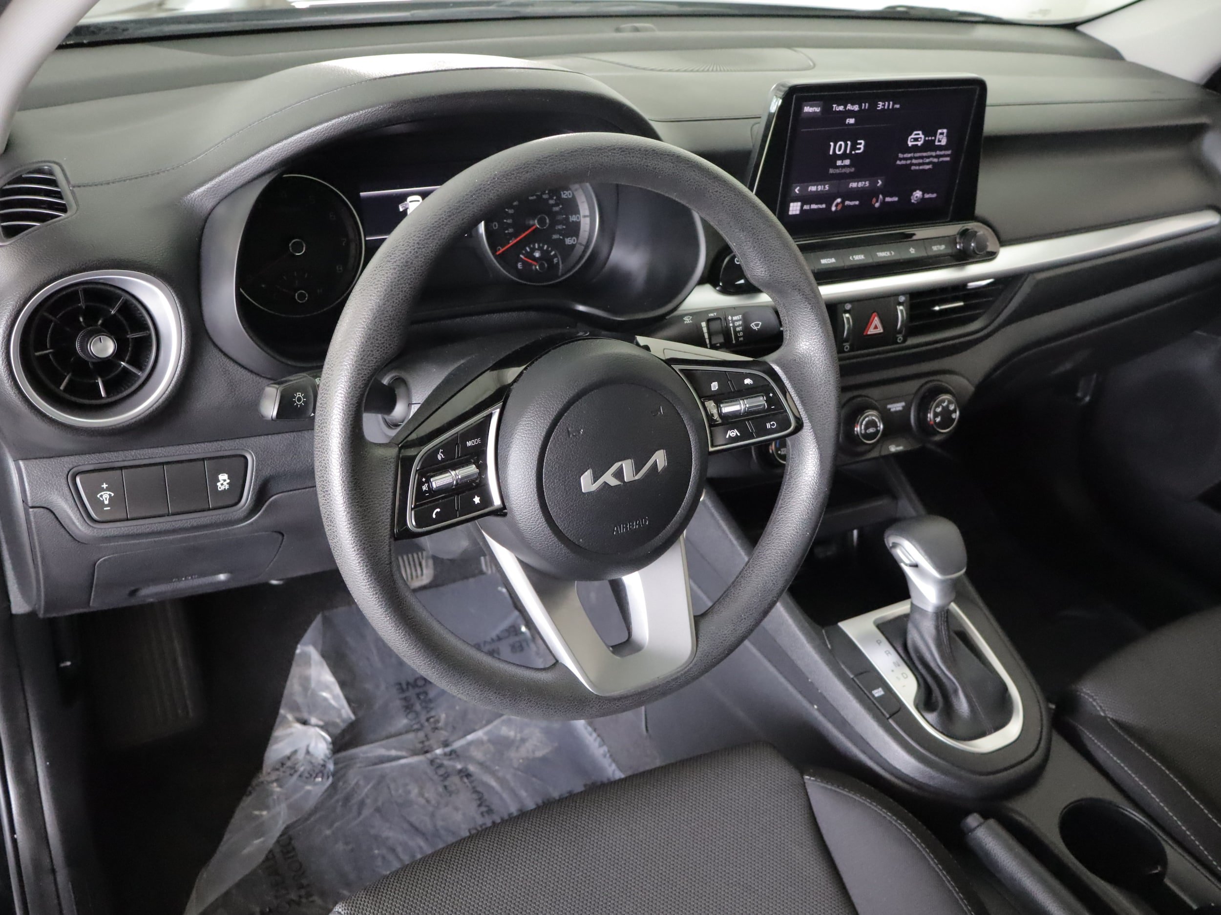 Used 2023 Kia Forte LXS FWD image 8